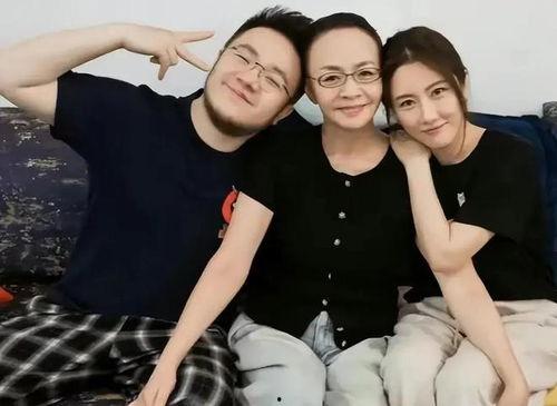 八卦吃瓜爆料娱乐主播,揭秘娱乐主播背后的故事