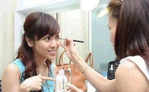 娱乐吃瓜酱化妆,变身时尚达人！