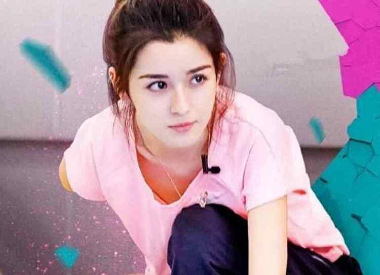 吃瓜娱乐圈迪丽热巴,瓜田里的娱乐圈明星