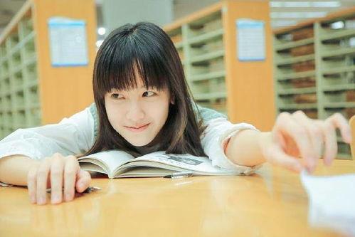 娱乐吃瓜酱 女大学生,娱乐吃瓜酱的甜蜜诱惑