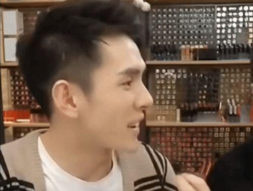 娱乐吃瓜君郭老师,郭老师带你领略娱乐圈的“吃瓜”盛宴